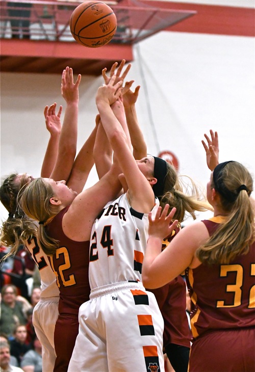 Hardly a thing of beauty...Minster and New Bremen combined for just 28 first half points.