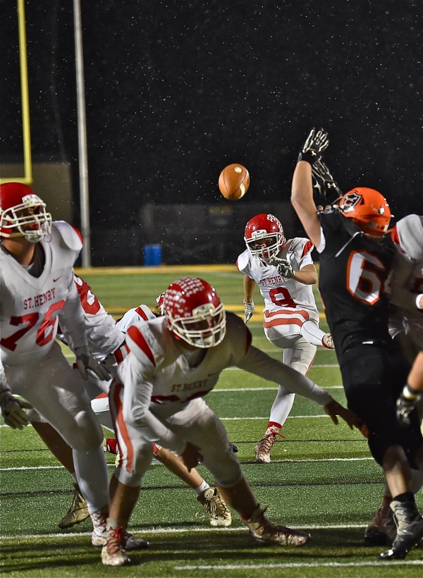 Agony Of Da’ ‘Feet’…Missed Kick Sends Coldwater To Regional Final