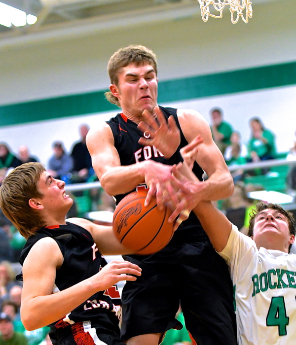 Fort  Loramie Gets Back To Form, Clips Anna…