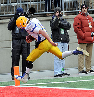 Duane Leugers' touchdown run in the second quarter gave the Flyers an early cushion.