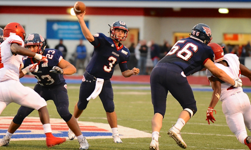 Piqua’s Davis completed 20-of-31 passes for 284 yards and three touchdowns.