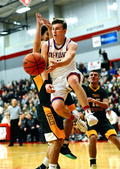 Gavin Richards did what he does best - distributed the basketball while contributing 11 points.