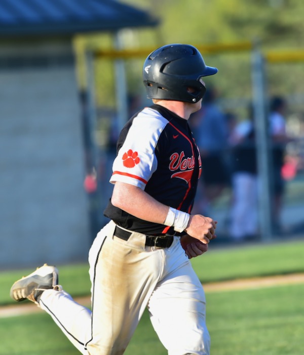 Versailles Crushes Cardinals In Eight On 5 Run Comeback